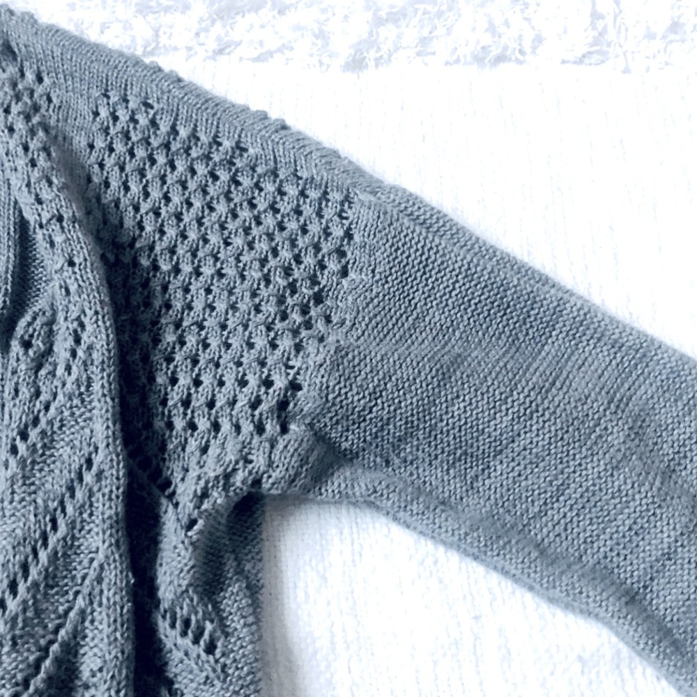 Leo & Nicole gray, long, knit cardigan size M - Picture 4 of 8